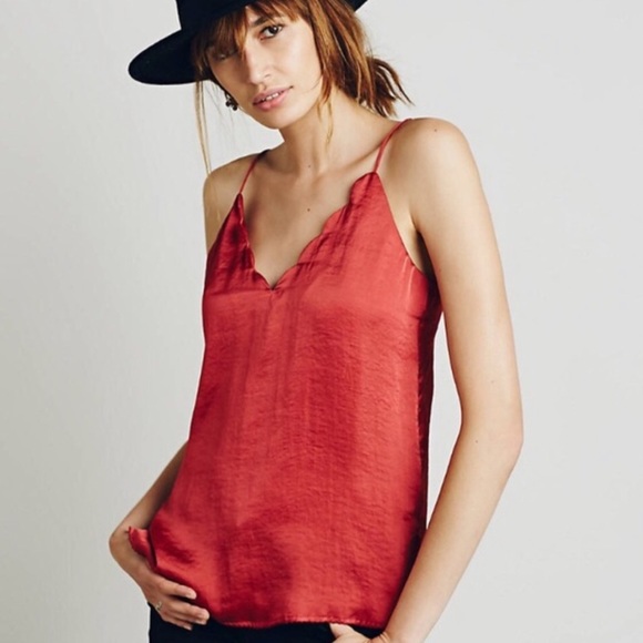 Free People Tops - ✨HP✨Free People Scalloped Silk Tank